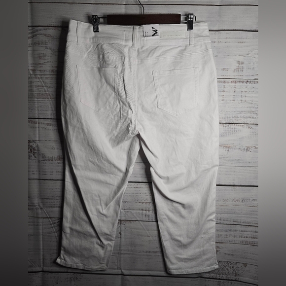 NWT White Mark Women's White Capris Plus Size 20 - Picture 4 of 7
